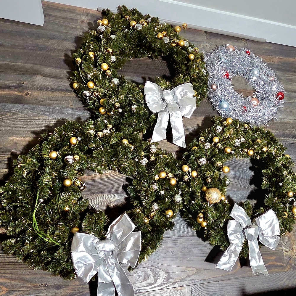 Festive Holiday Wreath Set with Silver and Gold Accents